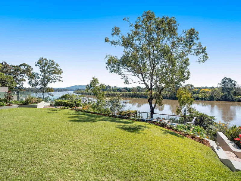 Absolute Riverfront, Ridgetop & North Facing