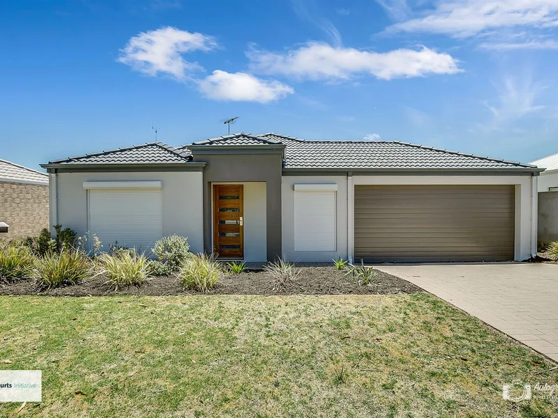 John Tran Presents...  Stunning Street Front Villa