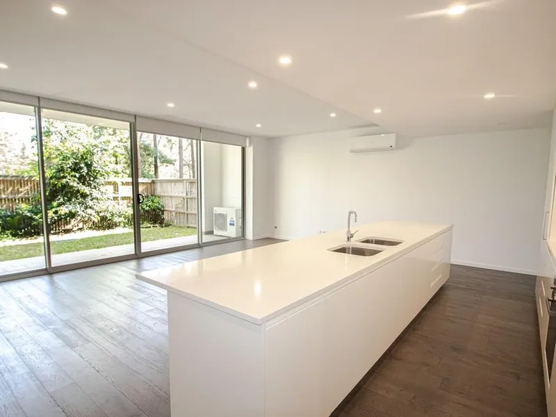 Huge Modern Townhouse