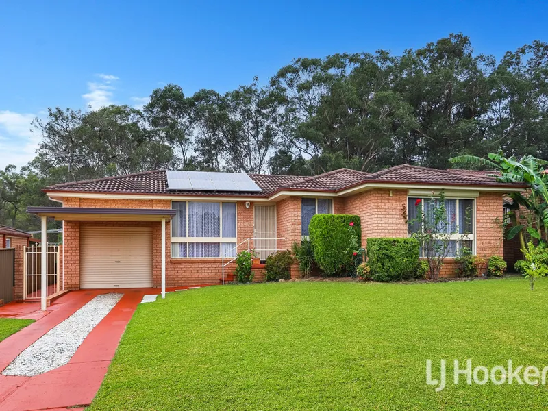 A GARDEN PARADISE IN AN URBAN SETTING