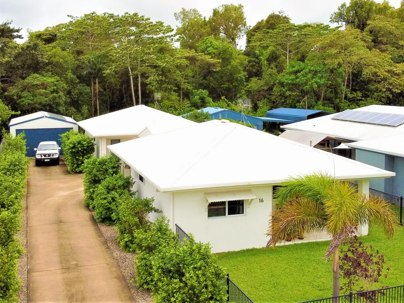 DUPLEX - 2 Villas on One Title