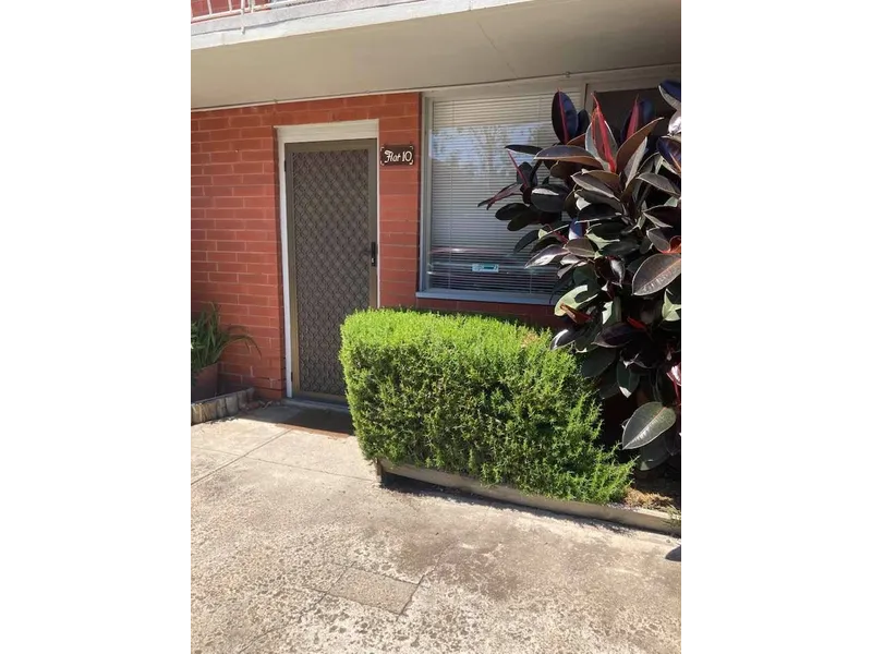 One Bedroom Apartment, Great Location