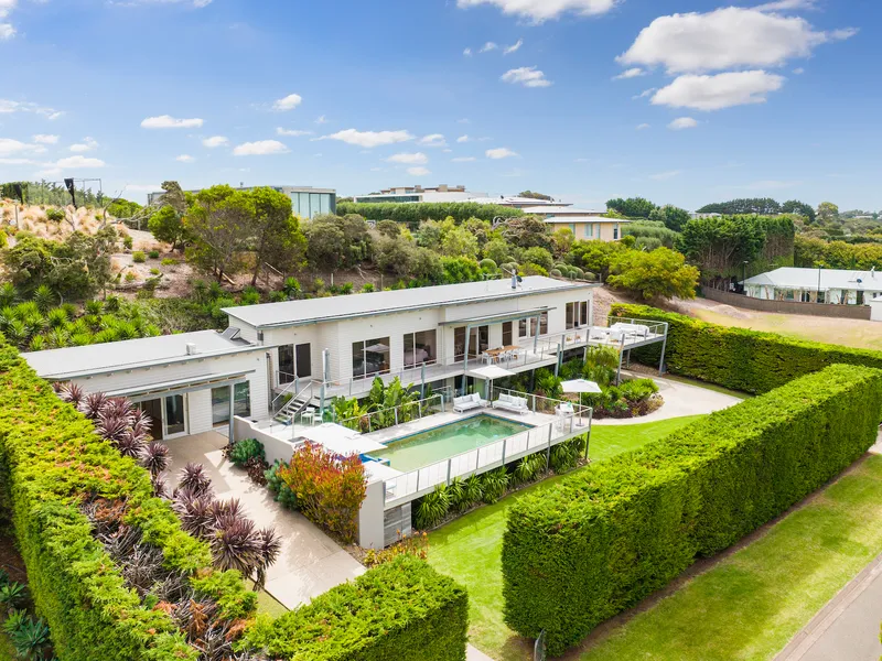 Next Level Entertainer with Stunning Resort Pool