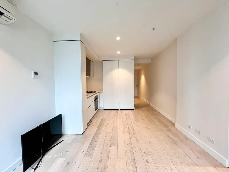 Stylish 1 Bedroom with 1 Study Apartment at EQ Tower