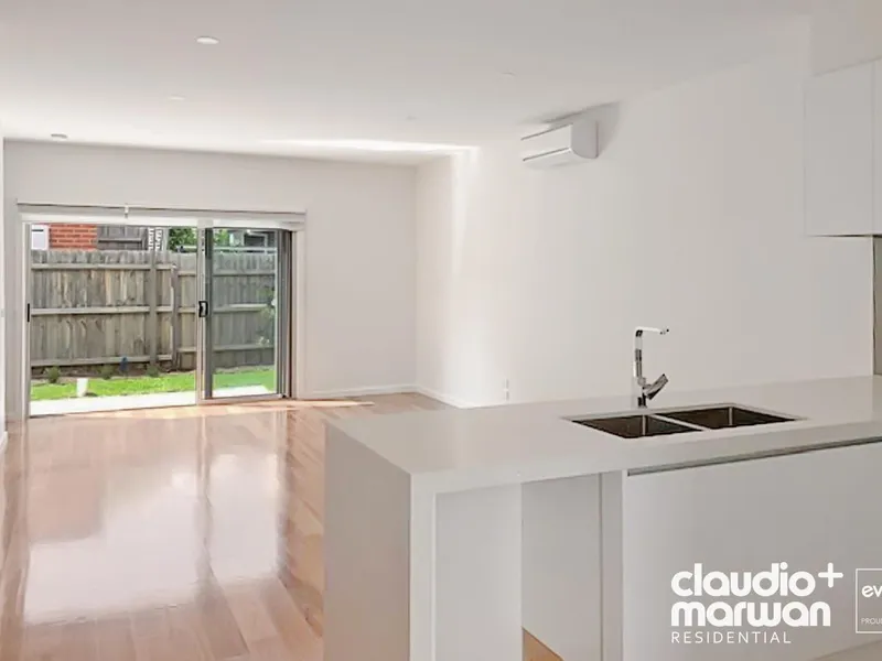 3 bed, 2 bath, ripper location!