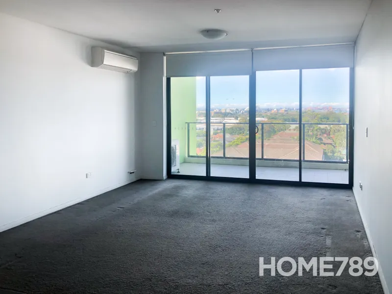 LUXURIOUS 2 BEDROOM APARTMENT AVAILABLE!