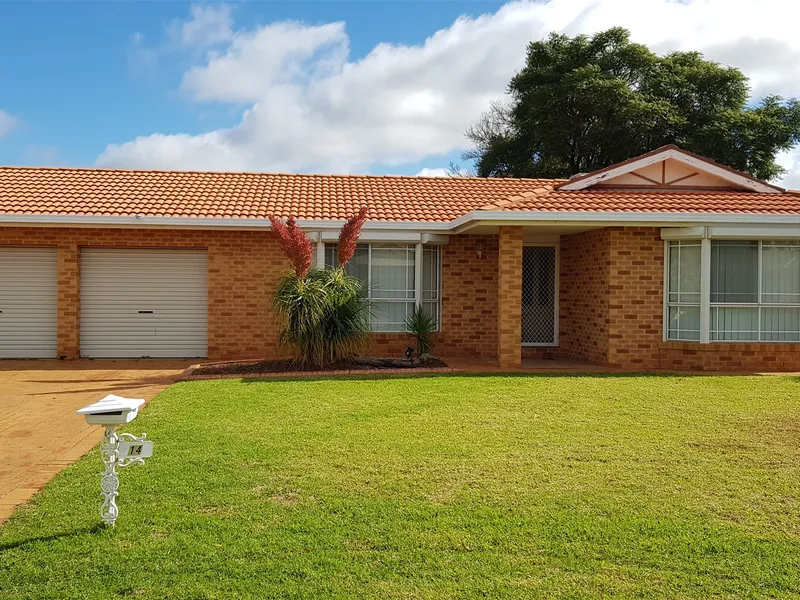 14 St Albans Way