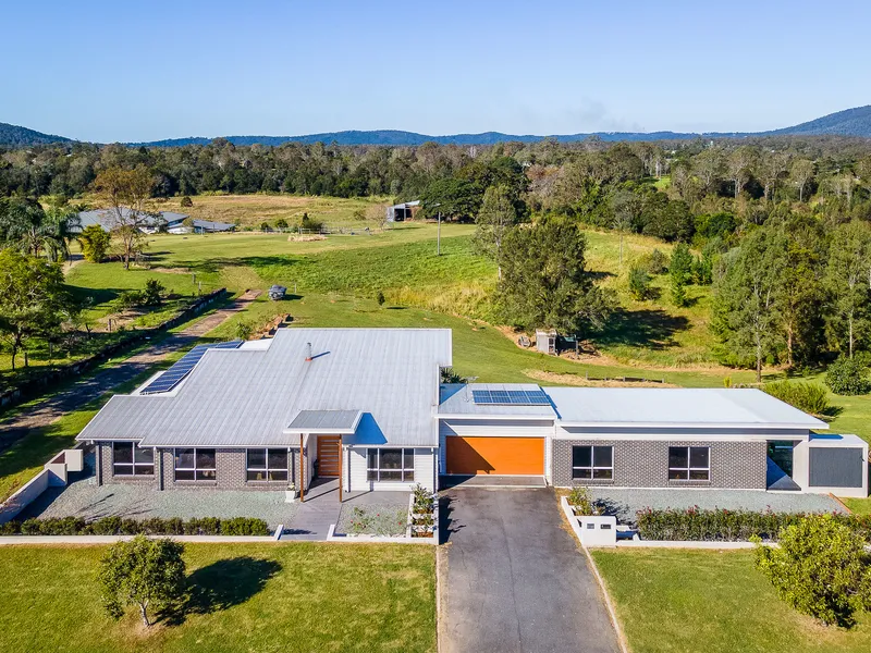 Contemporary dual living paradise on 6,045sqm
