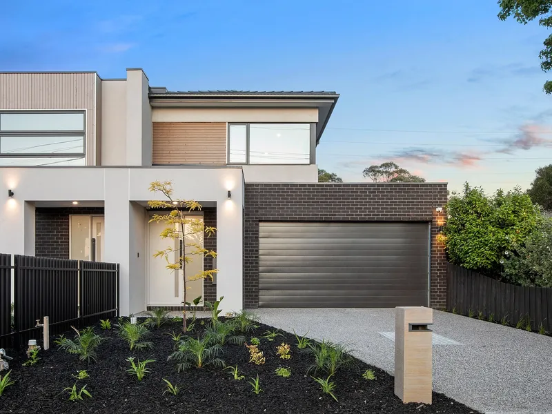 Central Convenient Bayside Luxury Home