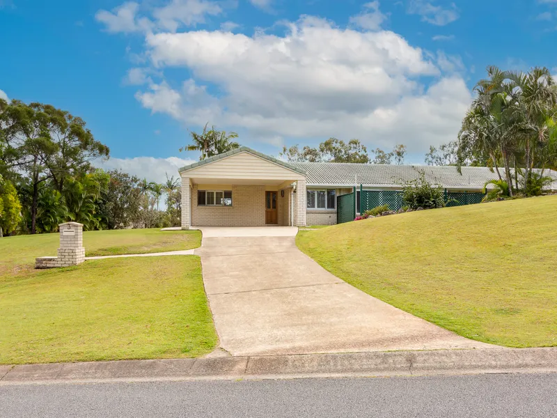 SPACIOUS HOME WITH SEMI SELF CONTAINED AREA IN PEACEFUL LOCATION