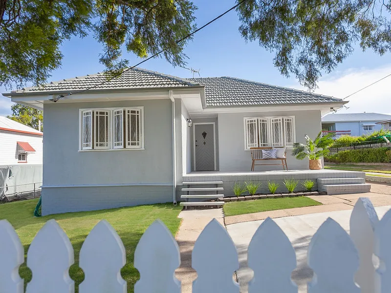 GORGEOUS FAMILY HOME IN WOODEND