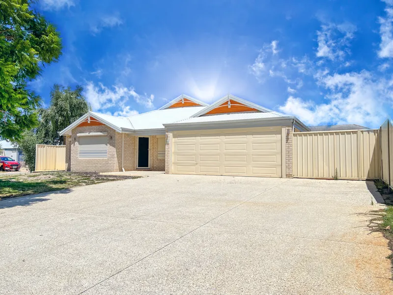 Perfectly Presented + Maintained Contemporary Family Home