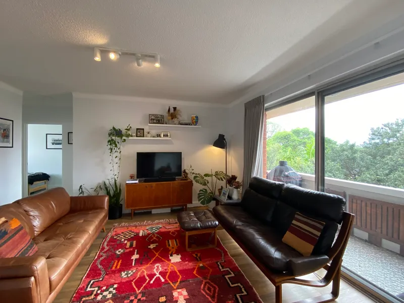 Stunning Renovation with leafy views Inspect: Tuesday 7th June 5.15-5.35pm
