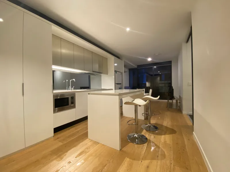 Best timing for invest apt 2Bed 1Bath for Collins street Hight rent income