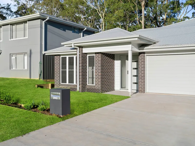 Near new, 3 bedroom, 2 bathroom home with LUG