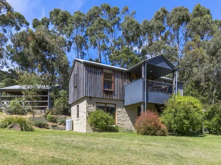 SELLING FREEHOLD AS GOING CONCERN - 200 ACRES WITH RESIDENCE + 6 COTTAGES  - ACCOMMODATION BUSINESS INCLUDED