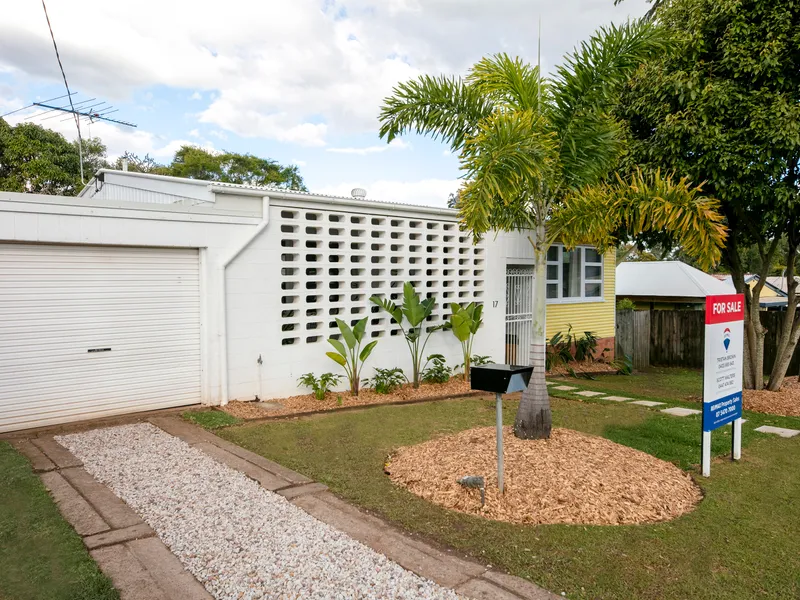 COASTAL STYLE MID CENTURY HOME IN NAMBOUR HEIGHTS