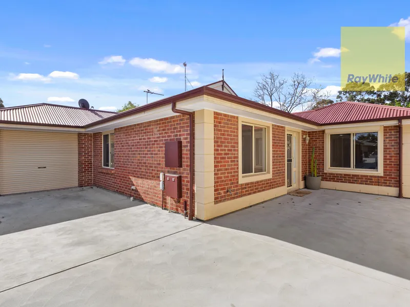 Modern Comfort and Convenience in a Charming Homette