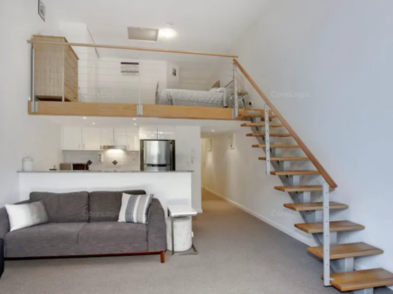 Executive loft style apartment in the heart of Narrabeen