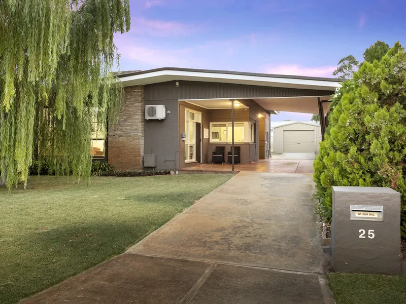 MIDMID CENTURY MAGIC + 718 SQM SUBDIVADABLE BLOCK