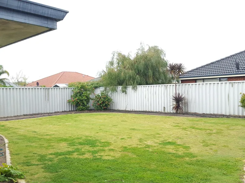 FAMILY HOME IN ANCHORAGE ESTATE