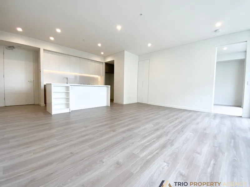 Brand New Oversized 3Bed Overlooking Parkland