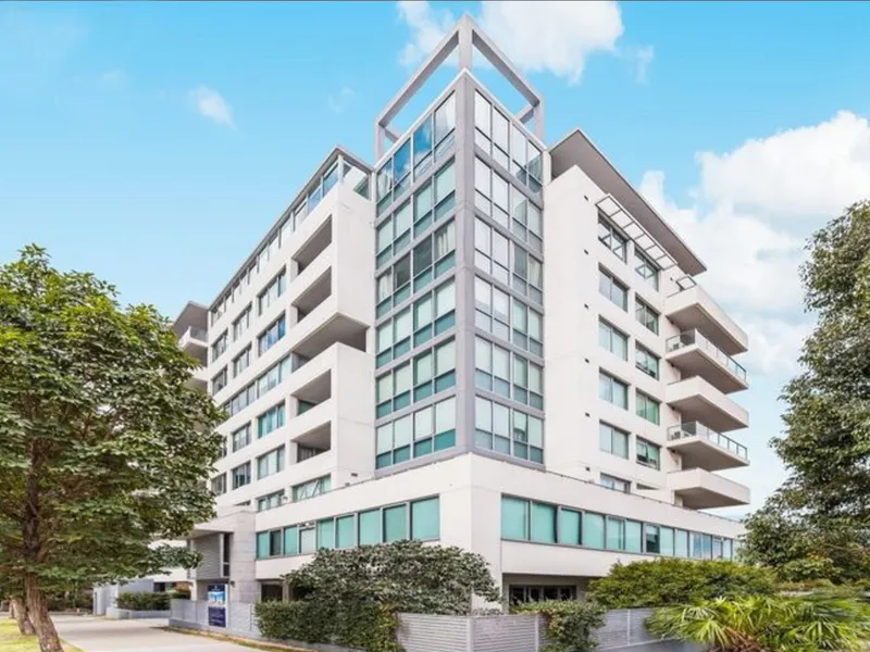 Modern Two Bedroom Apartment in Primary Location
