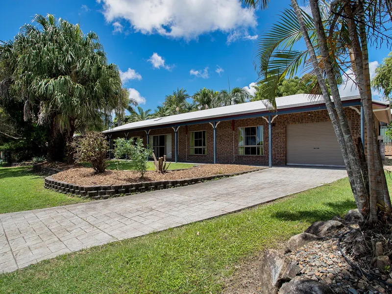 Relaxed Rural View living