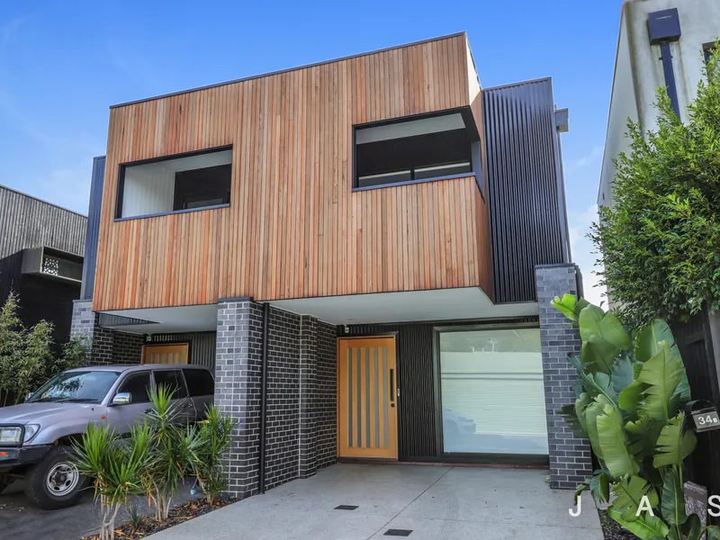 Simply Stunning in Seddon!