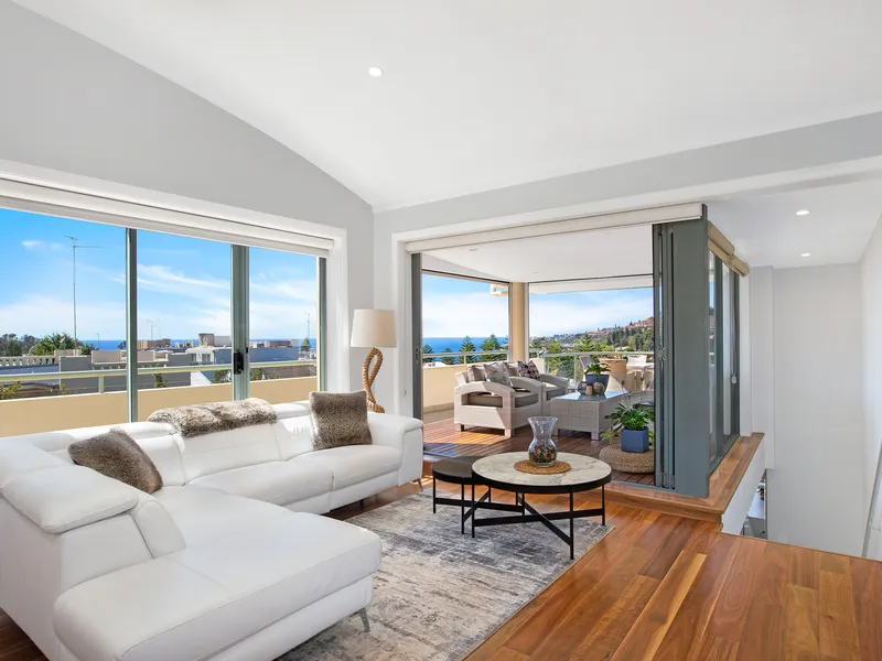 Fantastic penthouse with supreme views and an outstanding coastal lifestyle