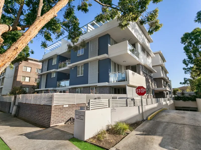 Vast contemporary apartment in premier setting