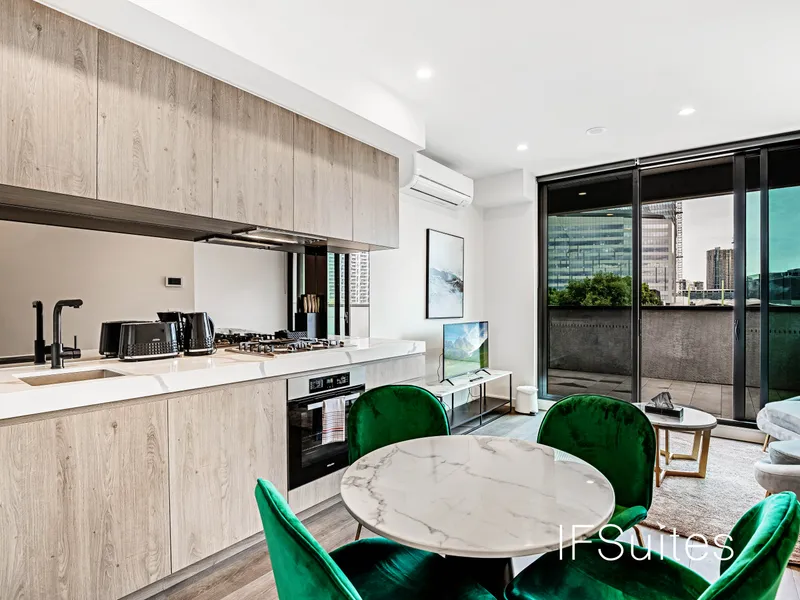 Safest Building in CBD with 24 hours concierge!