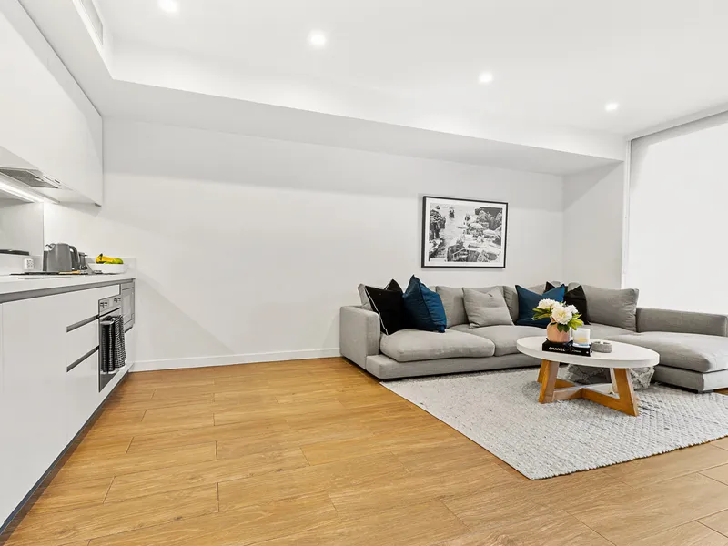 Close to shops & cafes of Lane Cove
