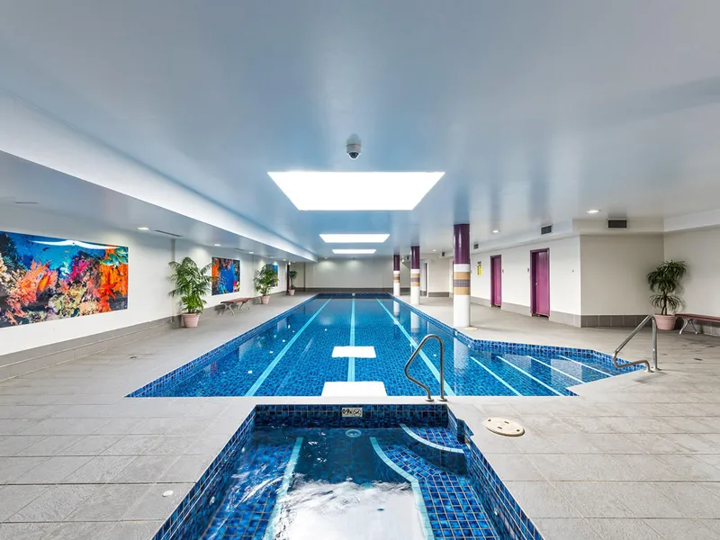 One bed unit in resort style complex