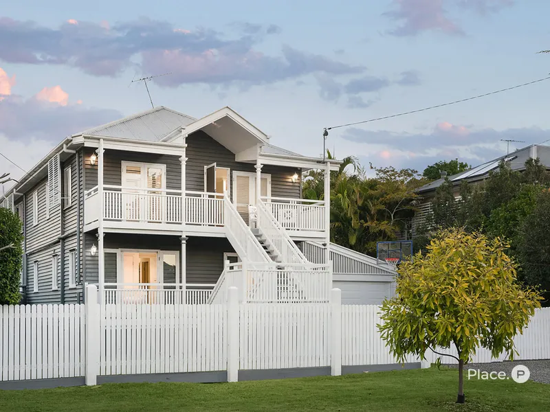 Sensational Family Entertaining in this Camp Hill Queenslander