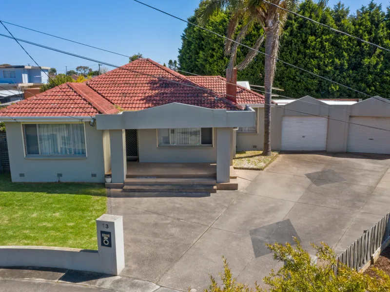 Fantastic Central Location, Huge Studio/Office/Salon/Rumpus/Bungalow!