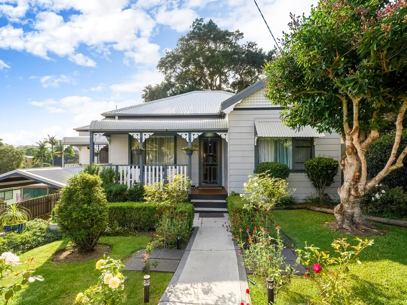 charming, modern & light entertainer's delight