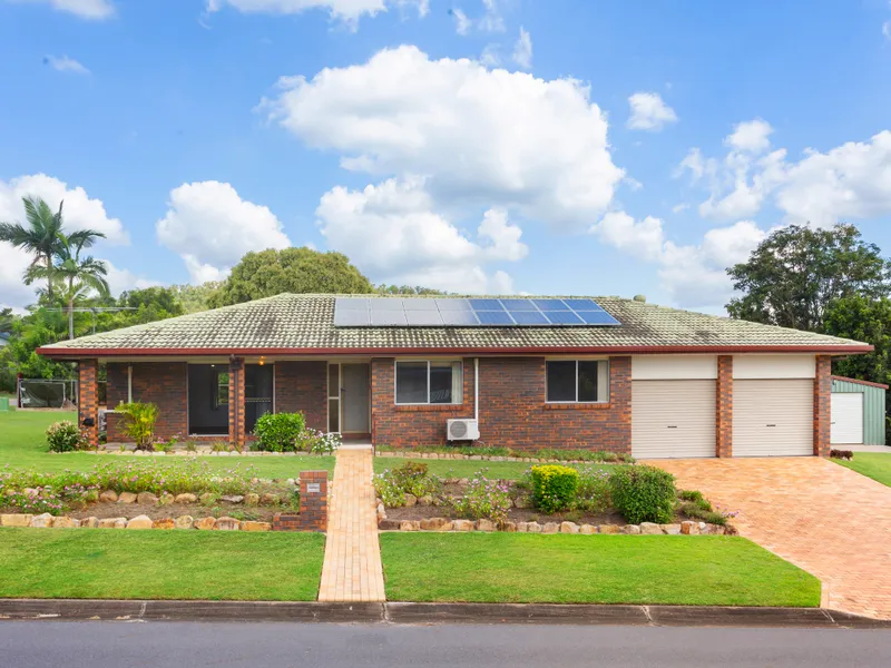 Spacious & Immaculate Lowset Living