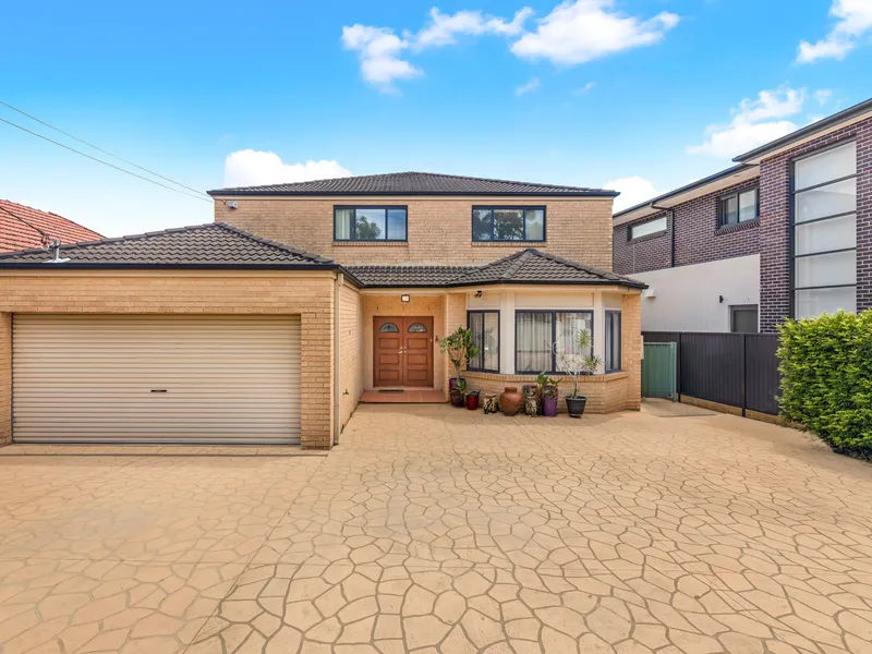 ENTERTAINERS DREAM HOME WITH ROOM FOR THE GROWING FAMILY