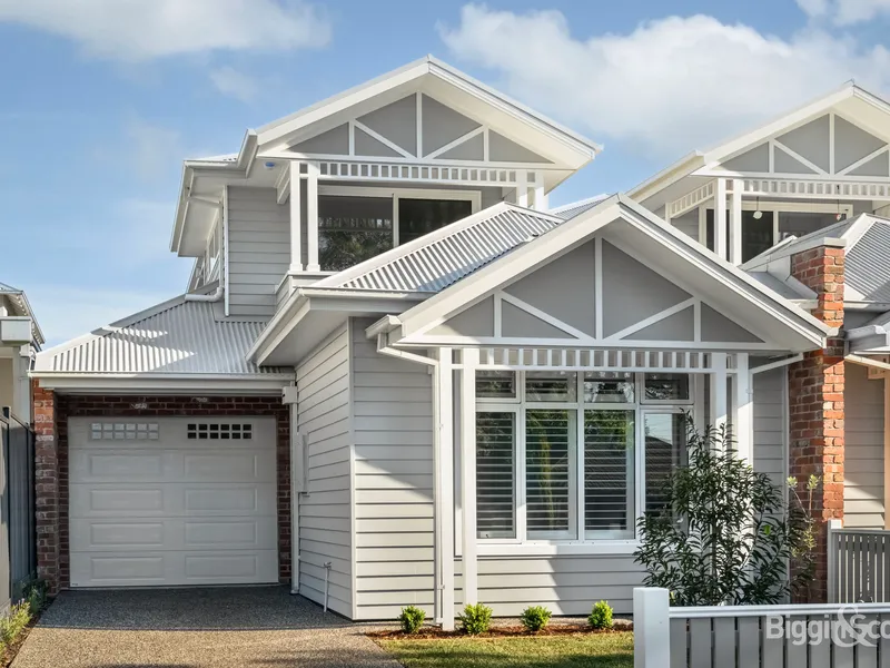 Classically Elegant & Luxurious Brand-New Residence Mere Minutes from City CBD!