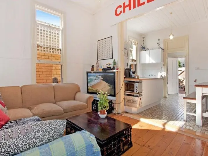 3 bedroom house, walk to Coles and Danks street Cafes - Avail 8th March 2021