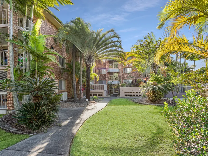 Ground floor investment property. Right near the light rail stop, CBD 7 min walk. Currently tenanted 