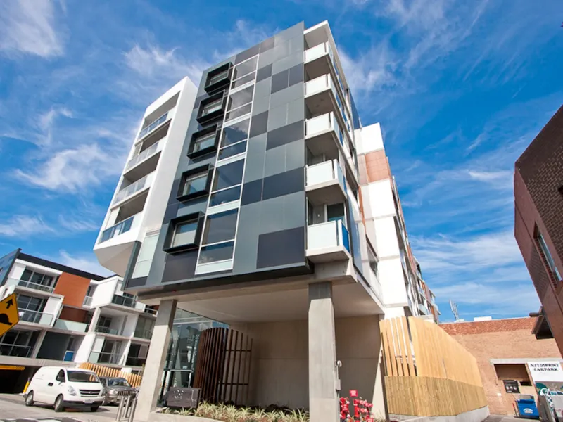 One Bedroom Apartment with Carpark and Storage