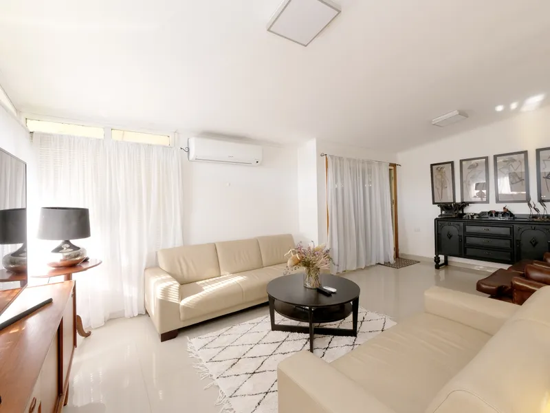 PRIME LOCATION! - R4 ZONE