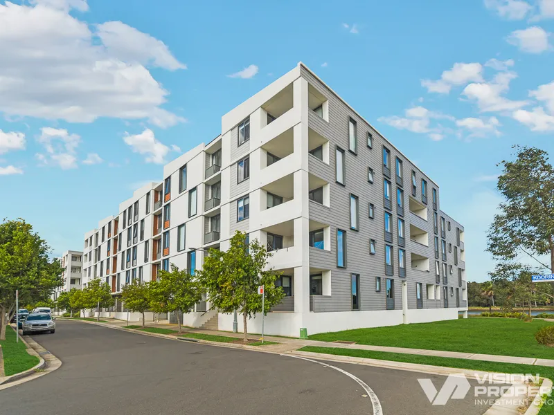 Waterside living top level 2 bedroom + study