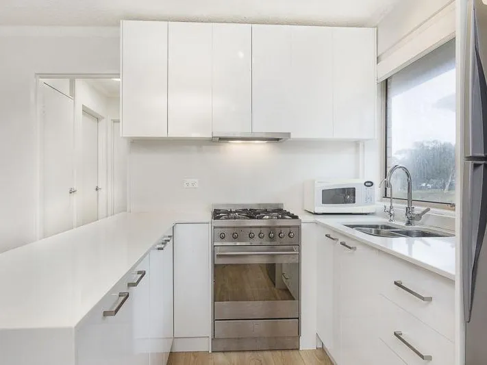 Modern, air conditioned two bedroom apartment in the heart of Hillsdale.