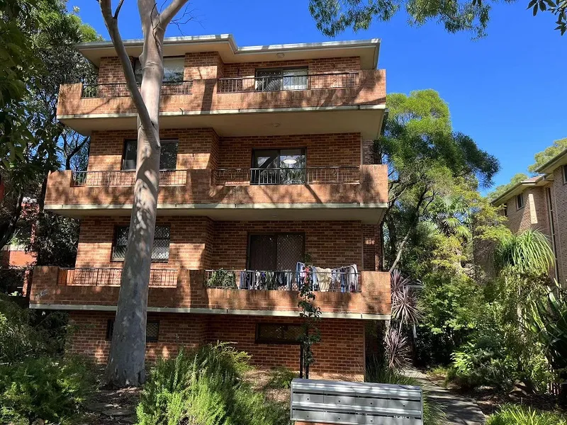 North Facing Unit in Prime Location for Lease