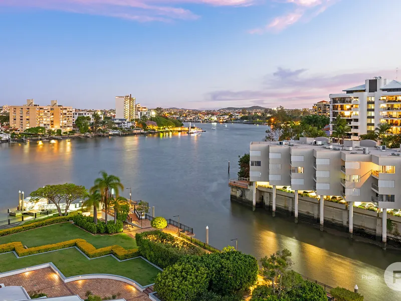 Beautifully renovated 2 bedroom apartment with river views