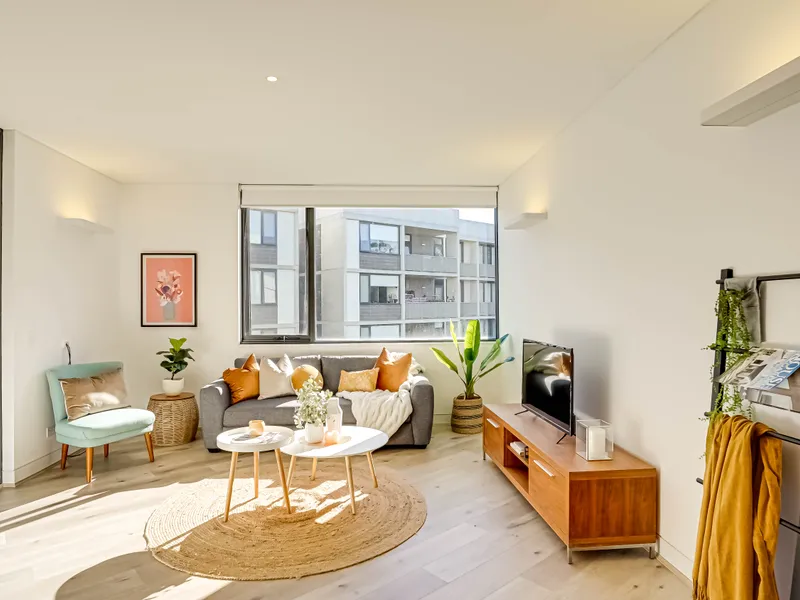 Outstanding north shore 3 bedder plus study apartment - in Lindfield