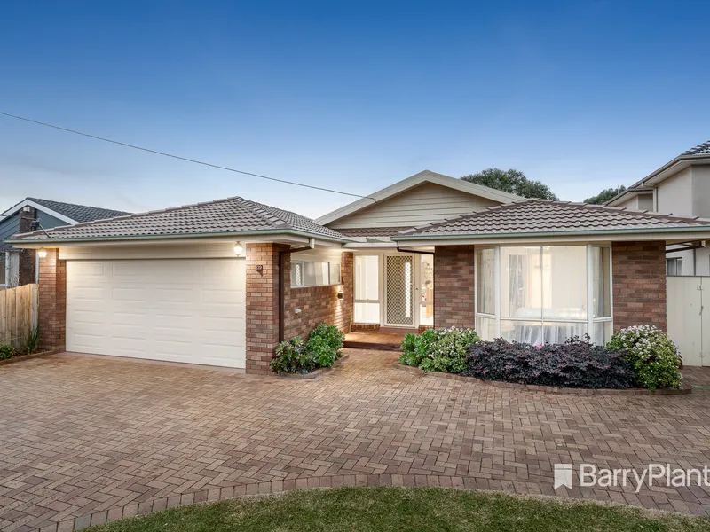 Tranquil life by the park and a great location!